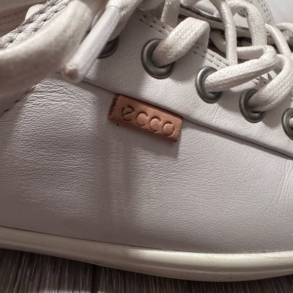 Ecco Soft 7 women’s leather tie sneaker - Picture 4 of 8